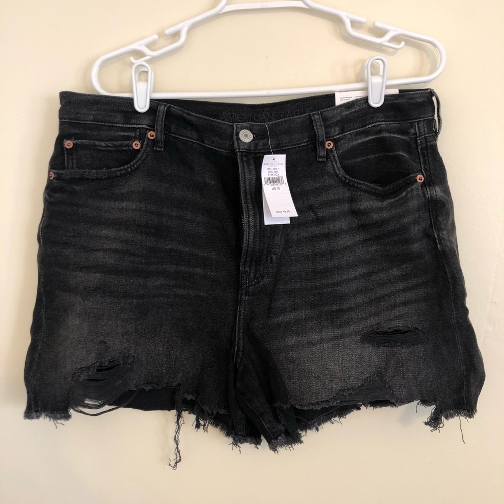 American Eagle 90s Boyfriend Shorts
